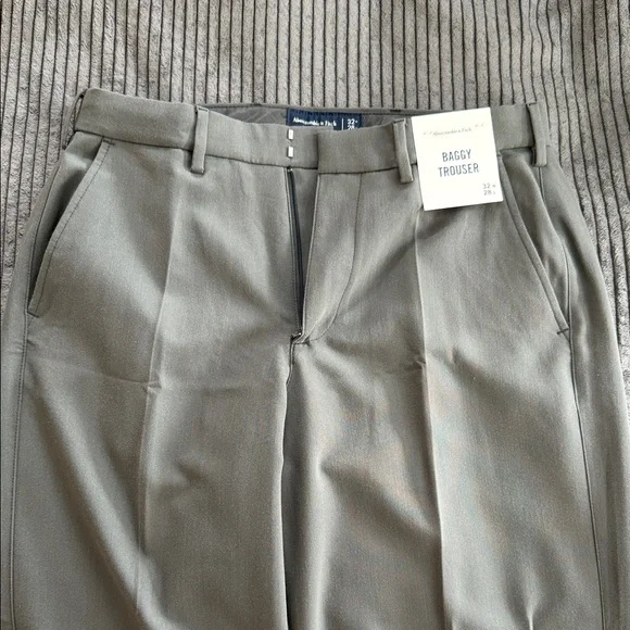 Abercrombie Baggy Trousers (32x28) - Picture 2 of 6